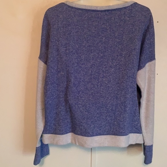 IZOD SWEATSHIRT SWEATER - Picture 2 of 7